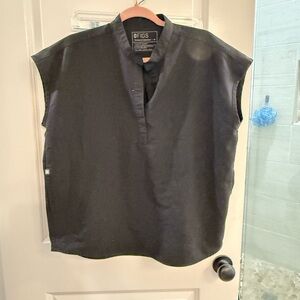 FIGS women’s black Rafael top